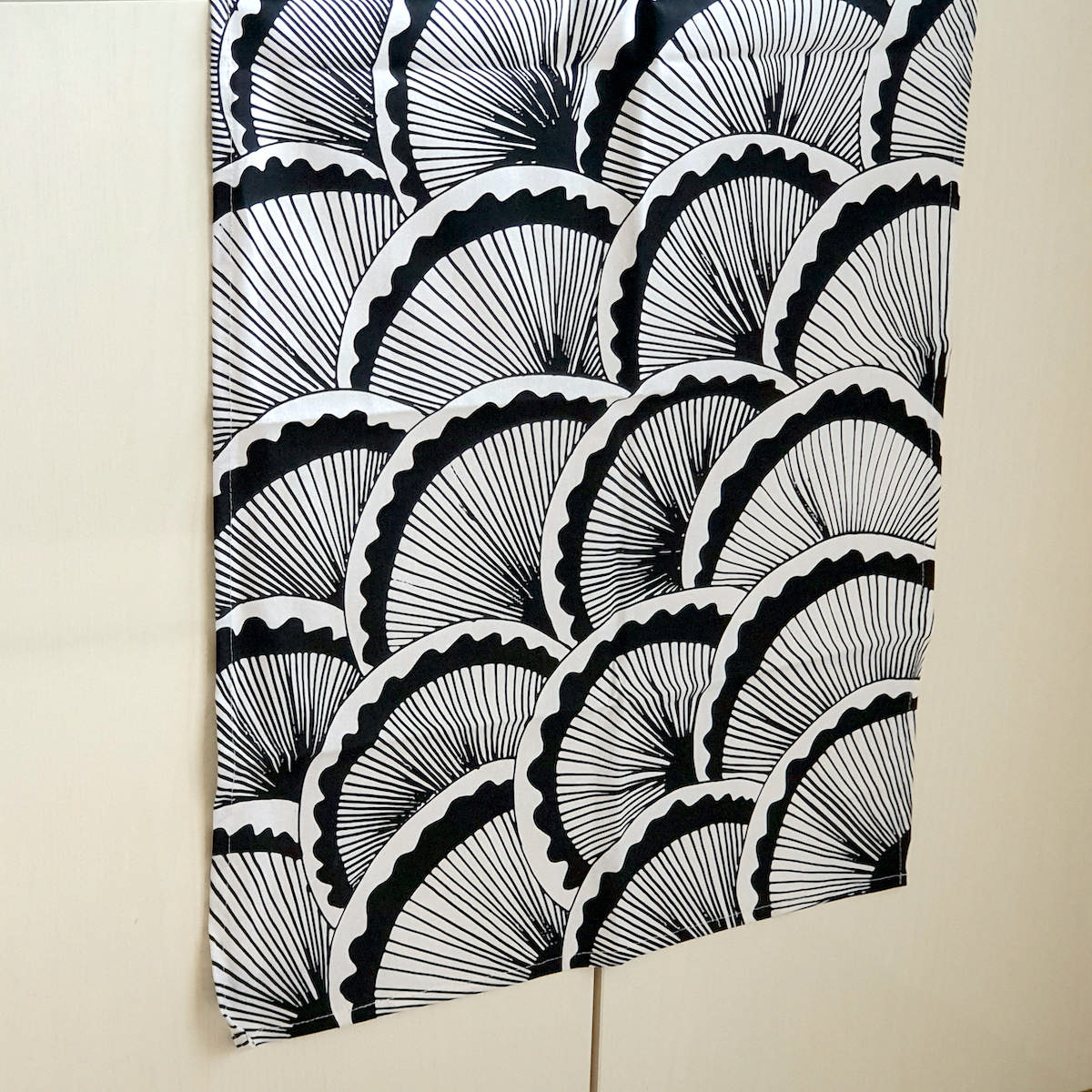 Tea Towel - Black Bivalvia