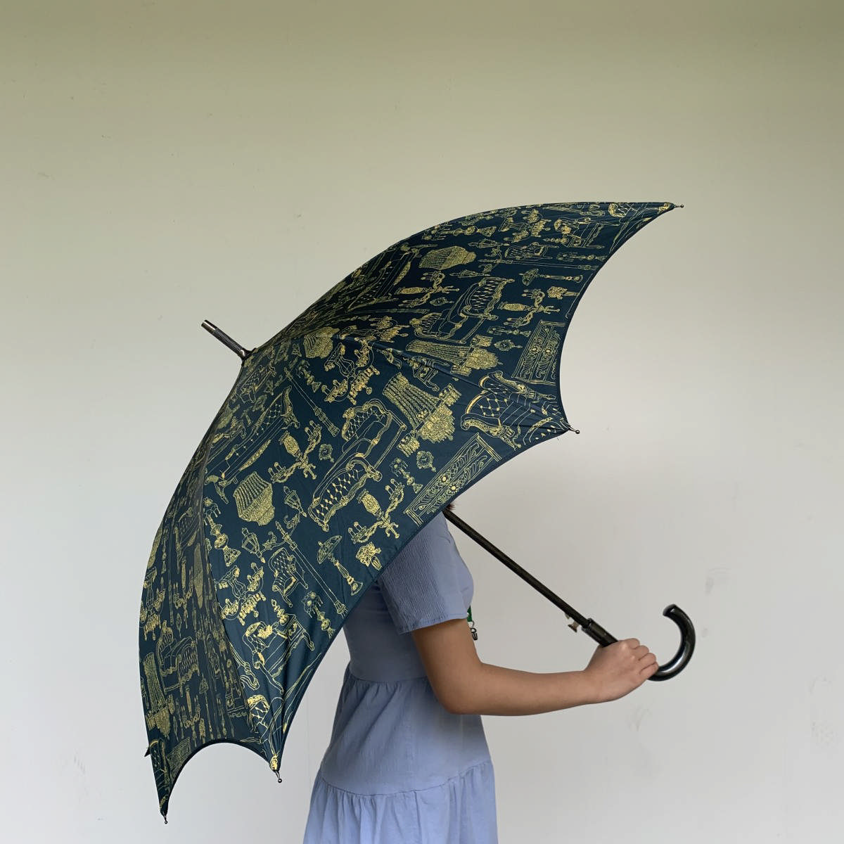 Crescent Umbrella – Vintage Motif