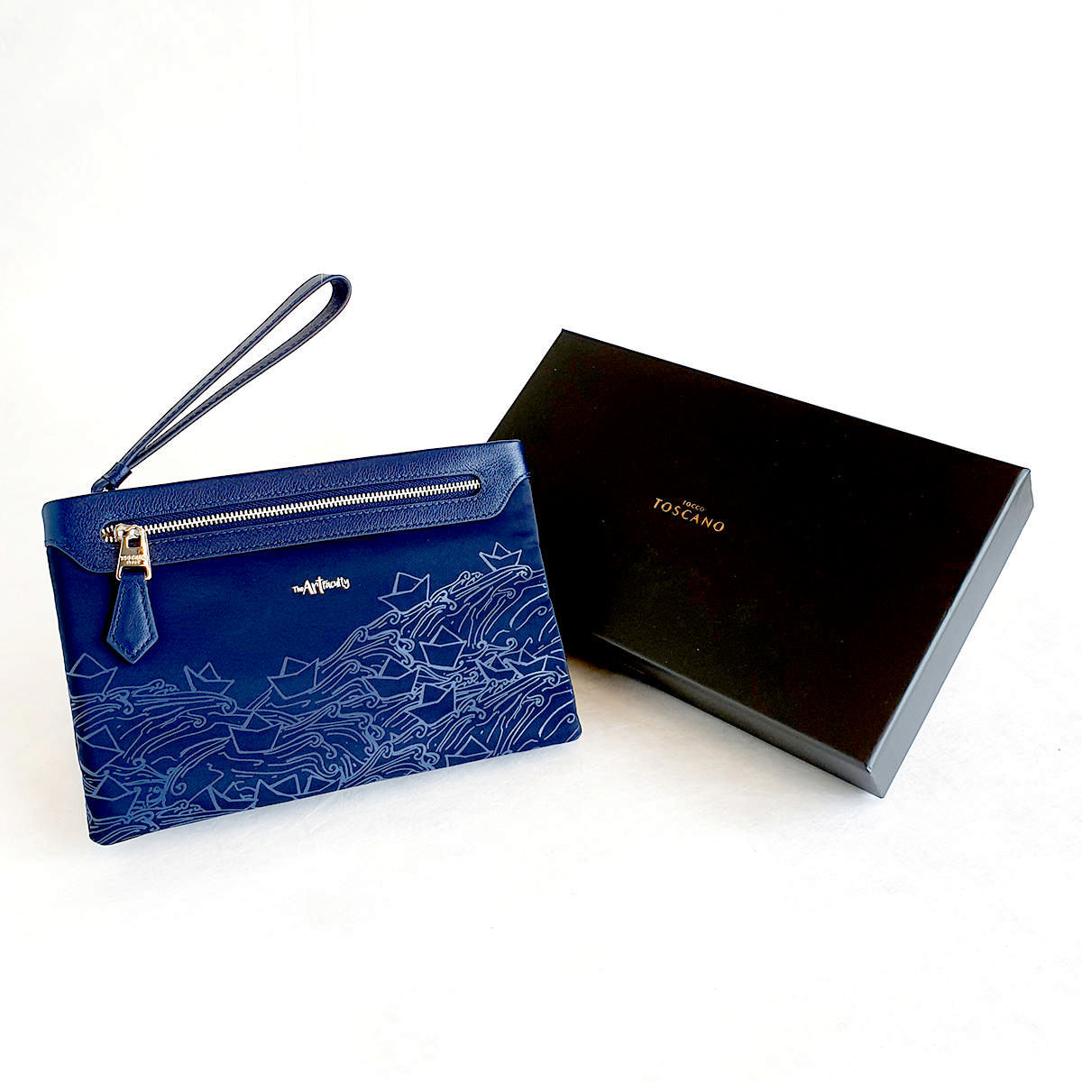 Wristlet Clutch/Crossbody - Navy Paper Boats